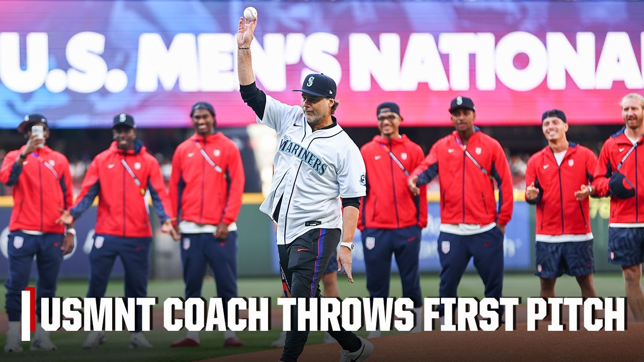 USMNT head coach Mauricio Pochettino throws out first pitch at Blue Jays-Mariners | MLB on ESPN thumbnail